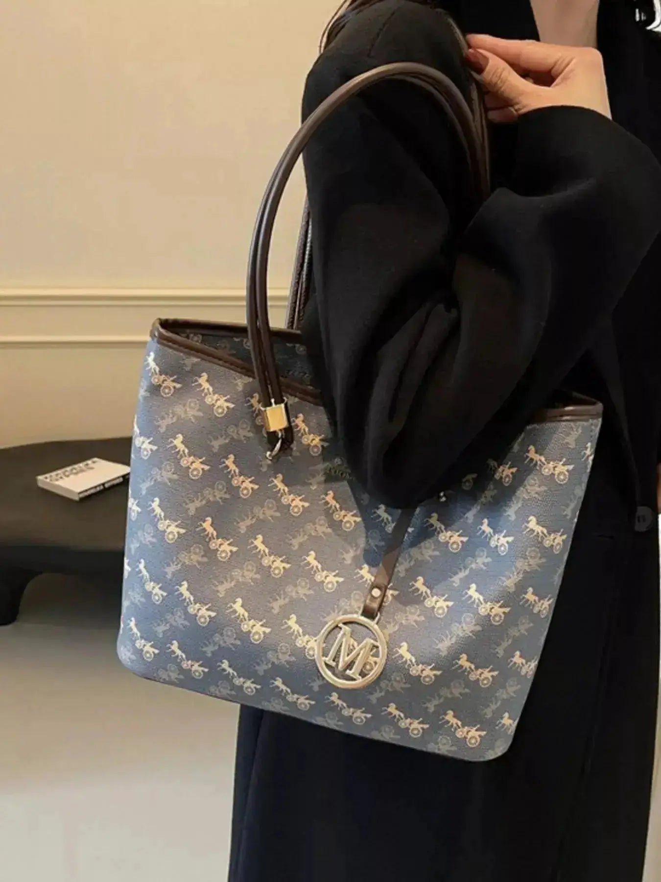 Printed Tote Shoulder Bag by Parfymia