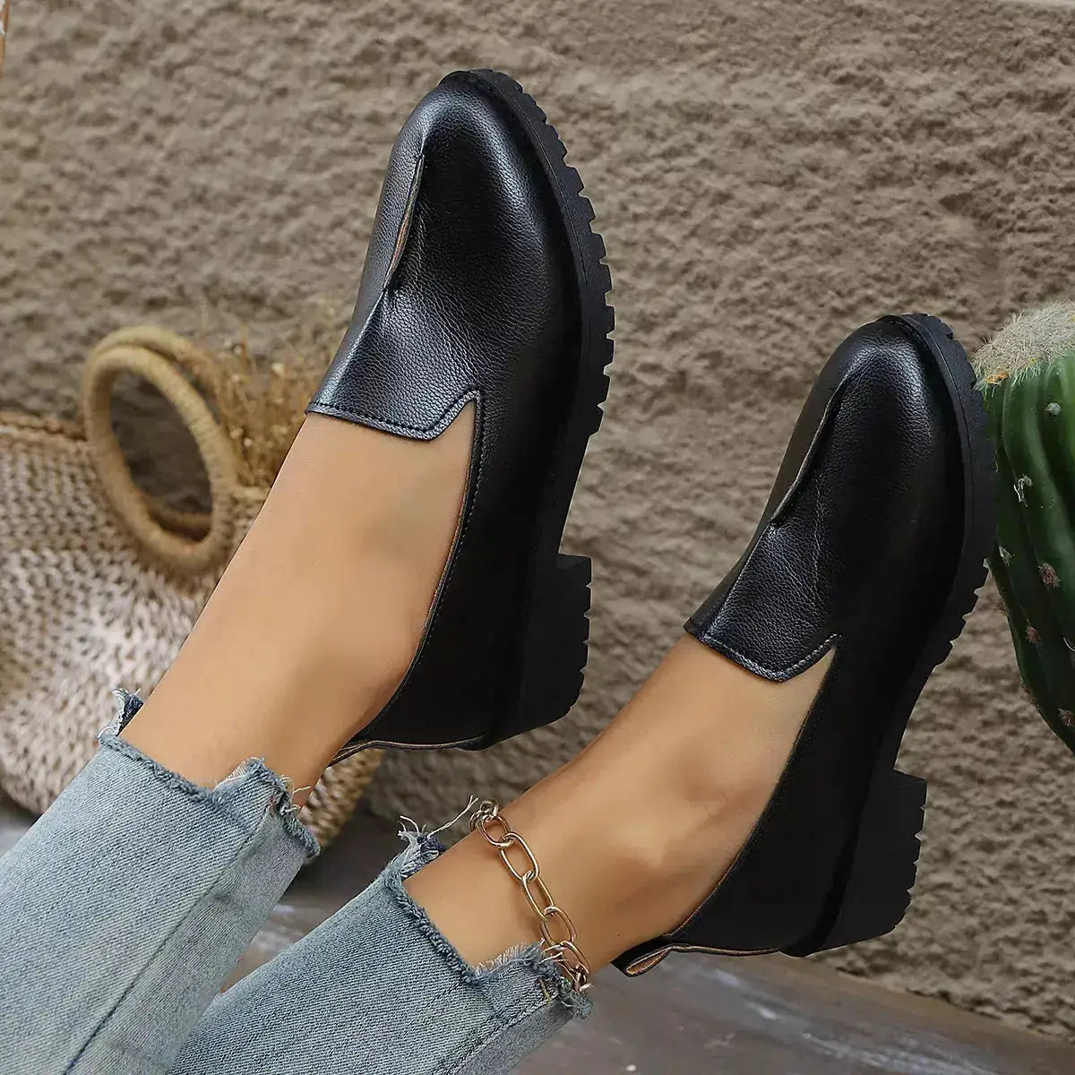 Round Toe Block Heels Loafers in PU Leather by Parfymia