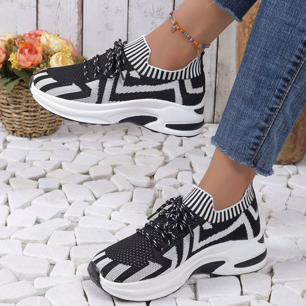 Women's Round Toe Platform Sneakers