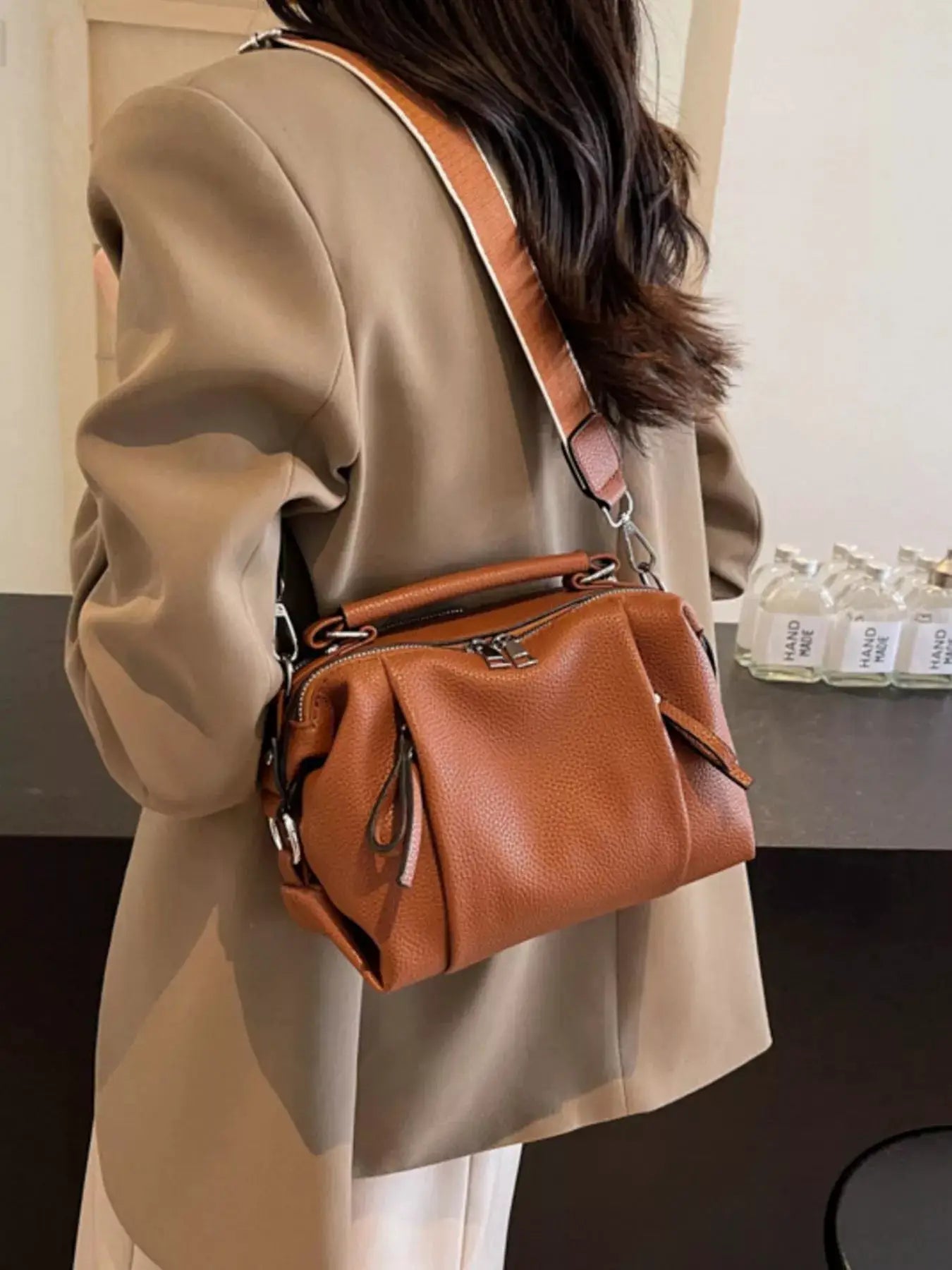 Medium PU Leather Crossbody Bag With Wide Strap Adjustable — Parfymia