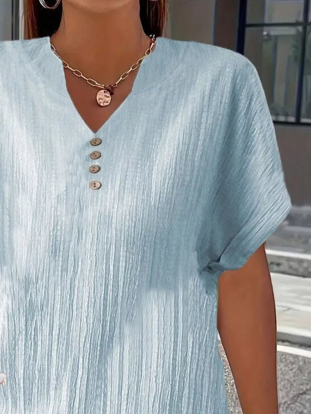 Women's Plus Size Notched Short Sleeve Top