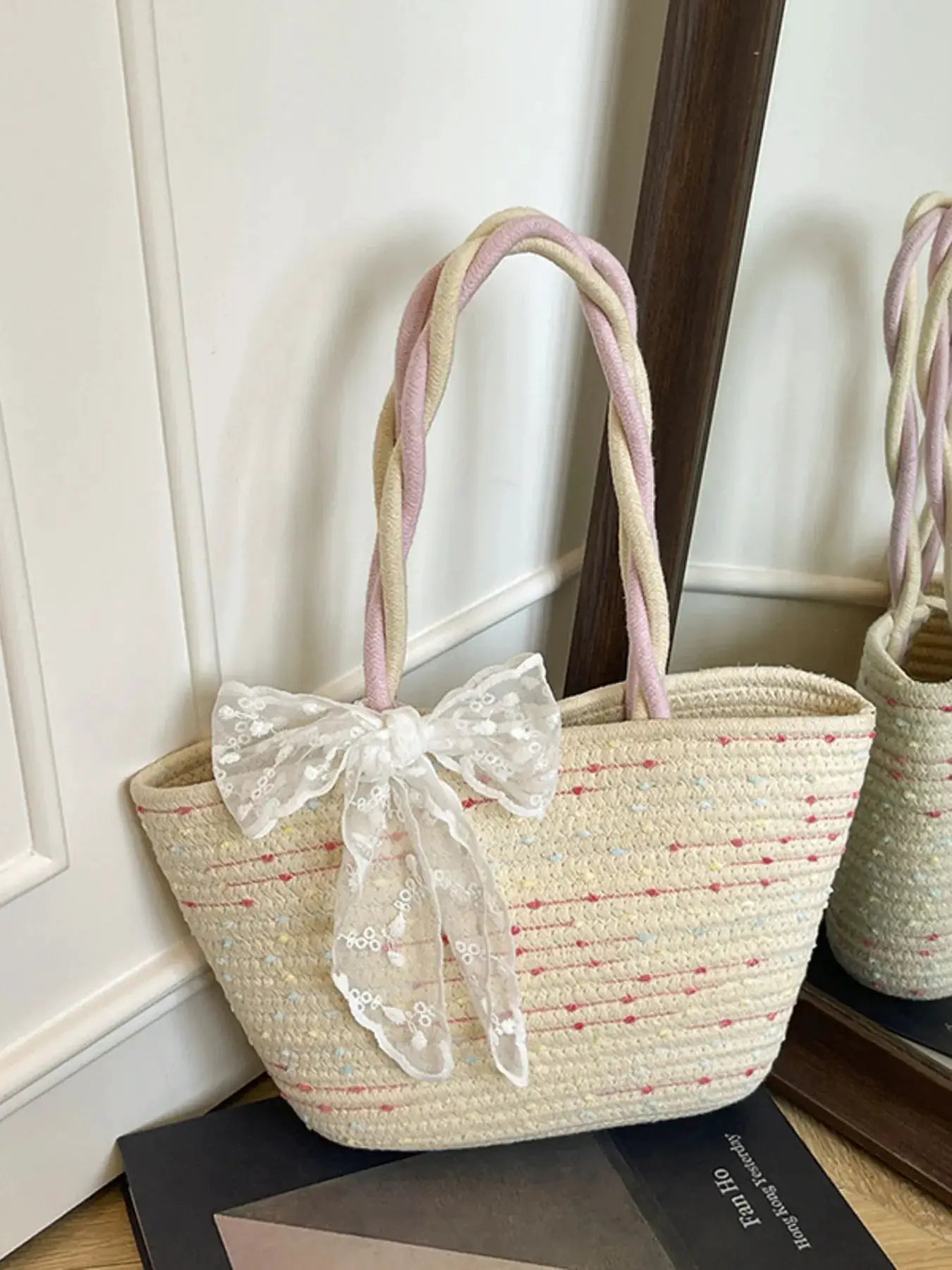 Woven Straw Shoulder Bag With Pastel Handles — Parfymia