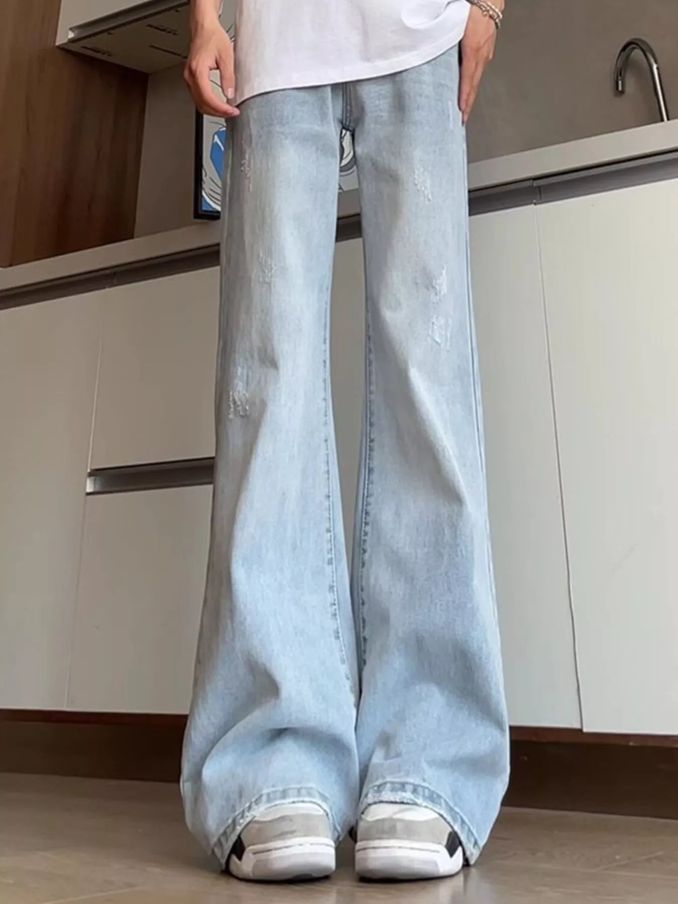 Men's Flare Jeans – Washed Distressed