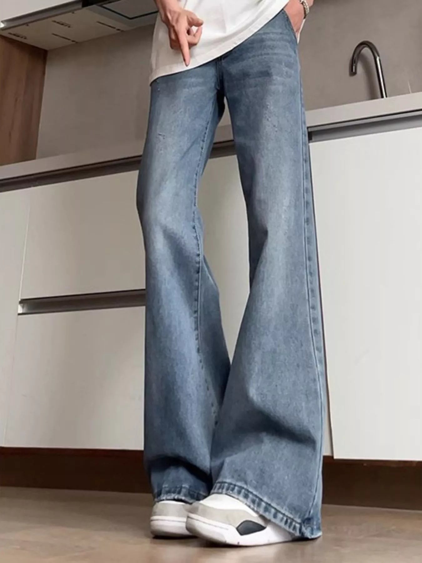 Men's Flare Jeans – Washed Distressed