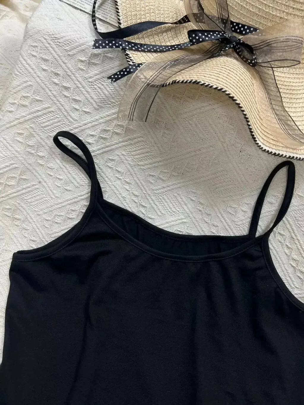 Solid Color Scoop Neck Cami by Parfymia