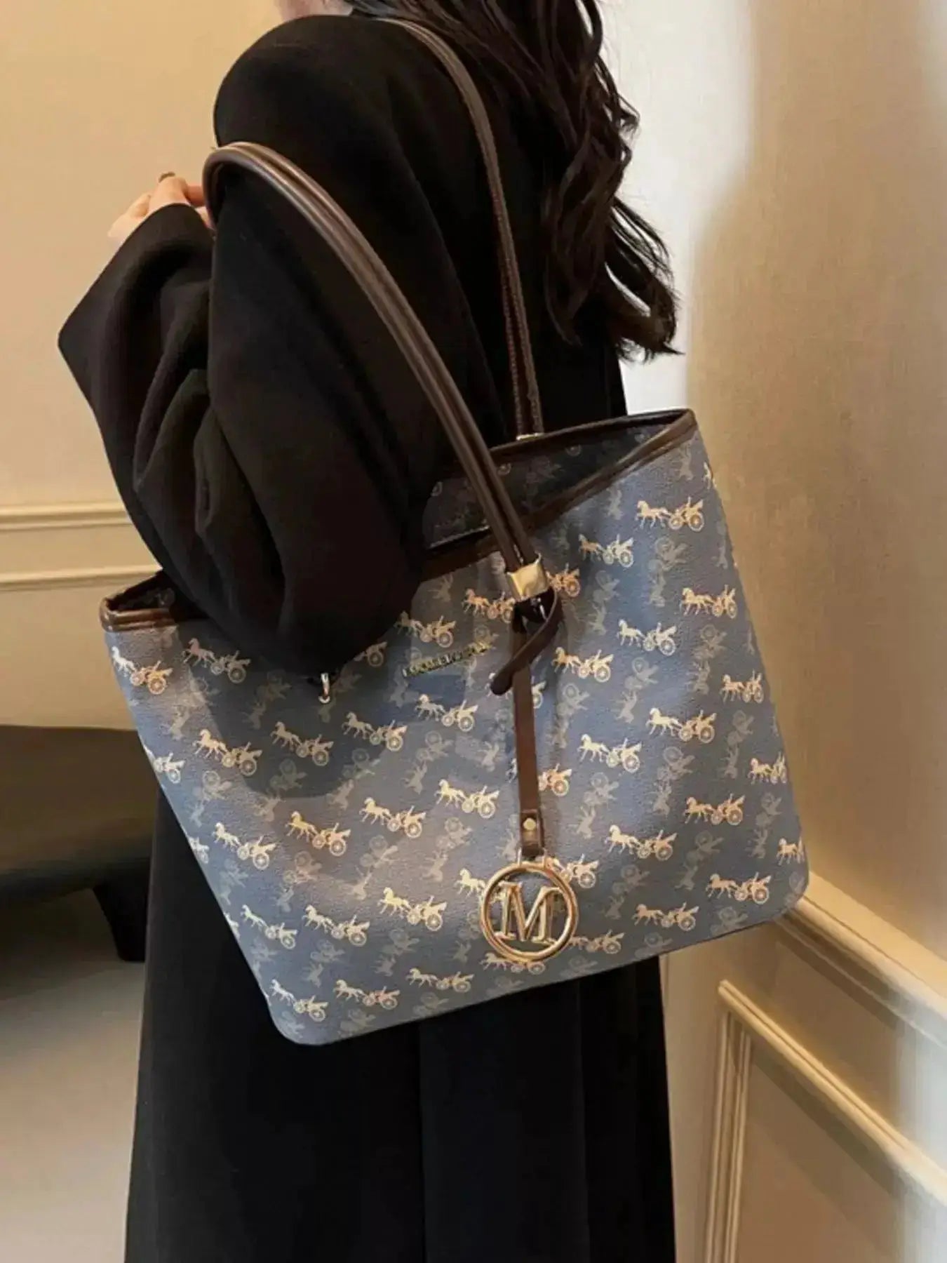 Printed Tote Shoulder Bag by Parfymia