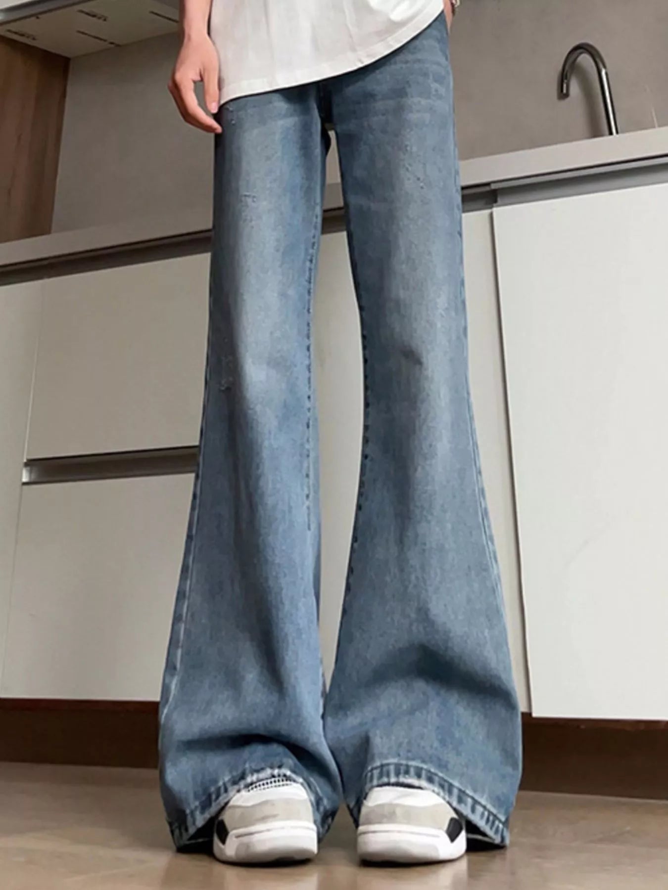 Men's Flare Jeans – Washed Distressed