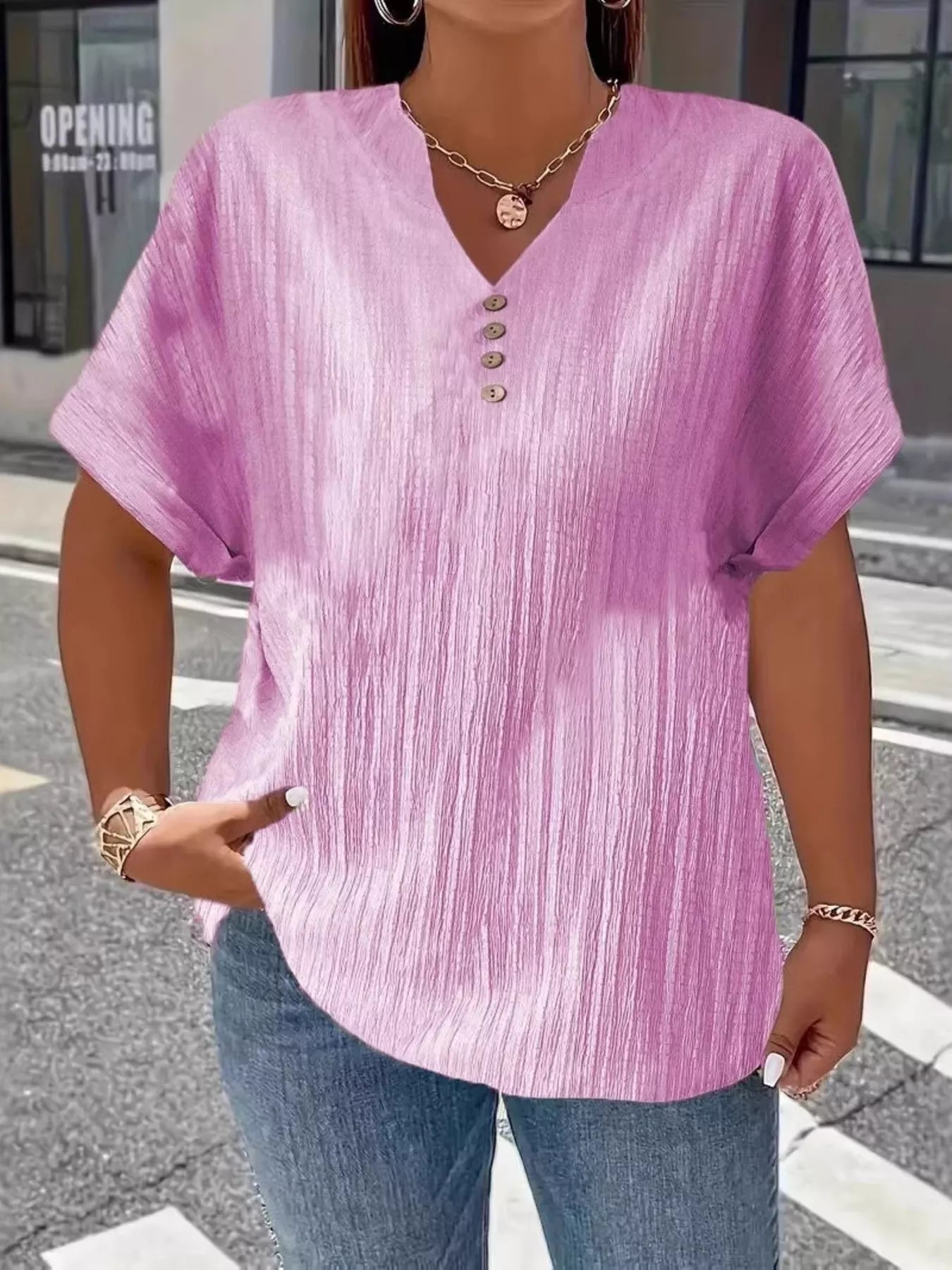 Women's Plus Size Notched Short Sleeve Top