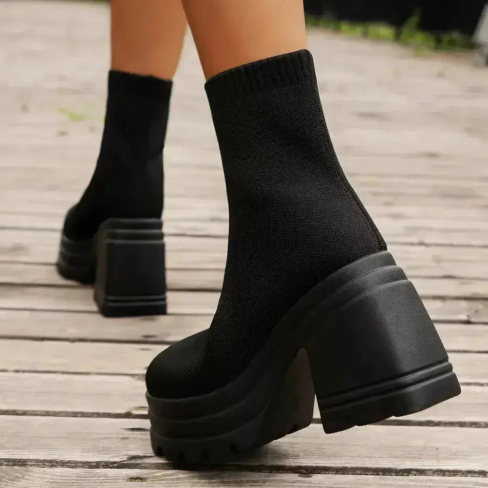 Stylish Round Toe Block Heel Boots in Rubber and Woven by Parfymia