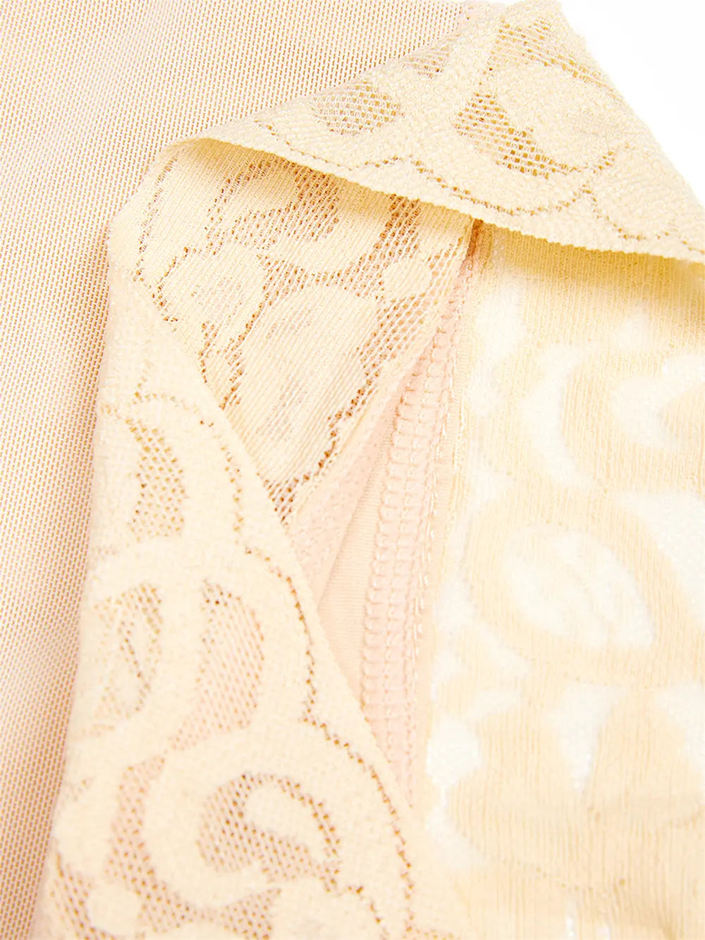 Women's Lace Detail Shaping Shorts