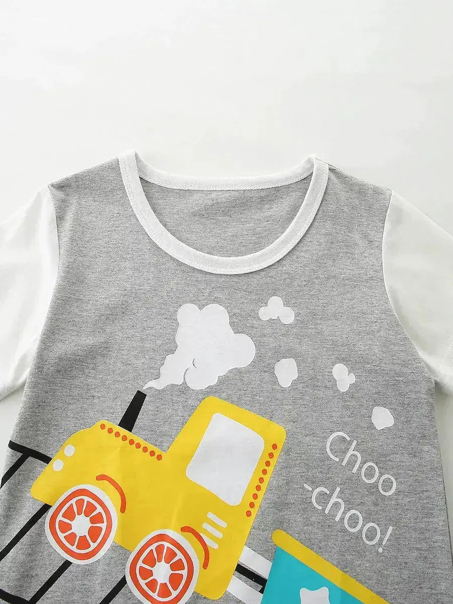 Train Print Short Sleeve Tee and Shorts Set for Kids by Parfymia