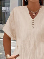 Women's Plus Size Notched Short Sleeve Top