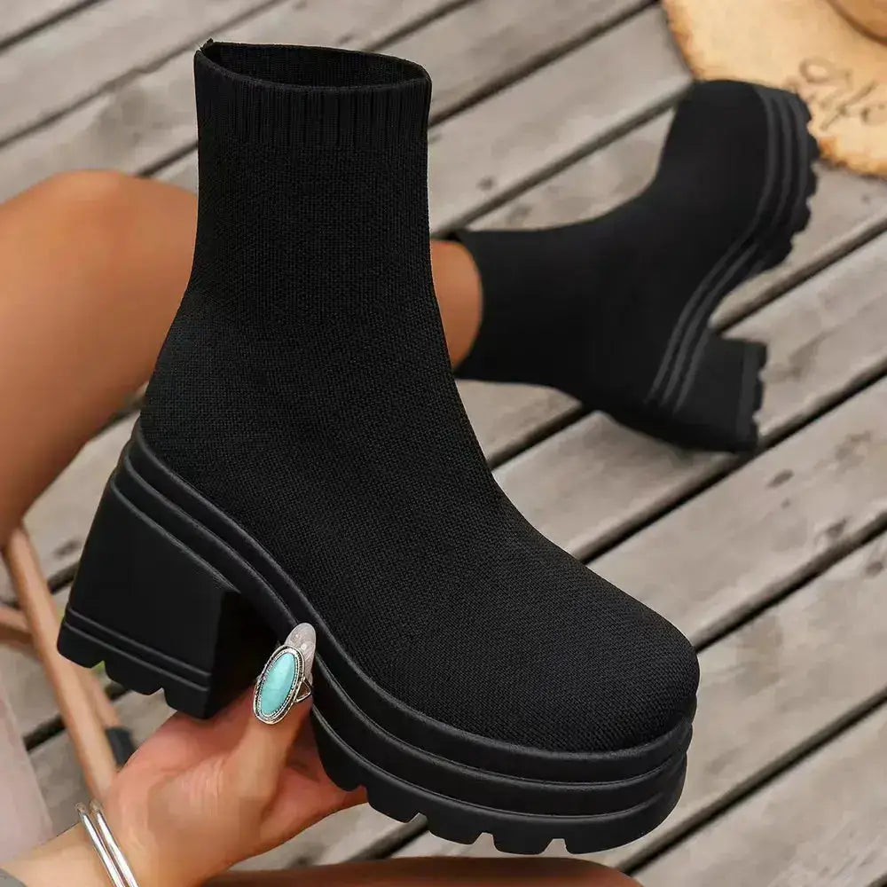 Stylish Round Toe Block Heel Boots in Rubber and Woven by Parfymia