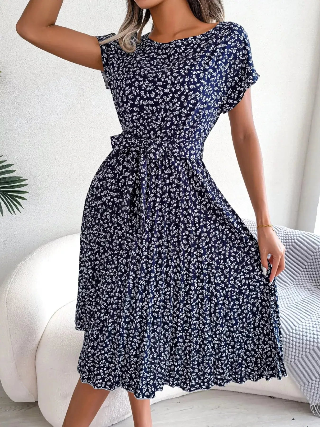 Floral Print Pleated Midi Dress with Belt Trendsi