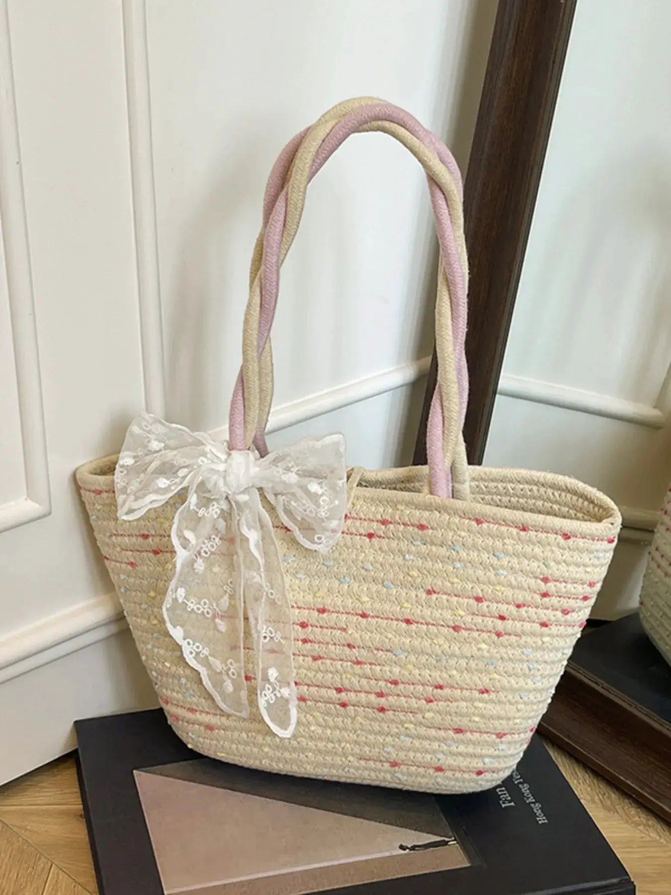 Woven Straw Shoulder Bag With Pastel Handles — Parfymia