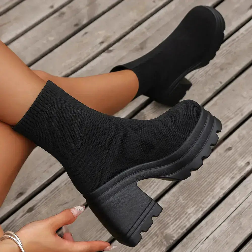 Stylish Round Toe Block Heel Boots in Rubber and Woven by Parfymia