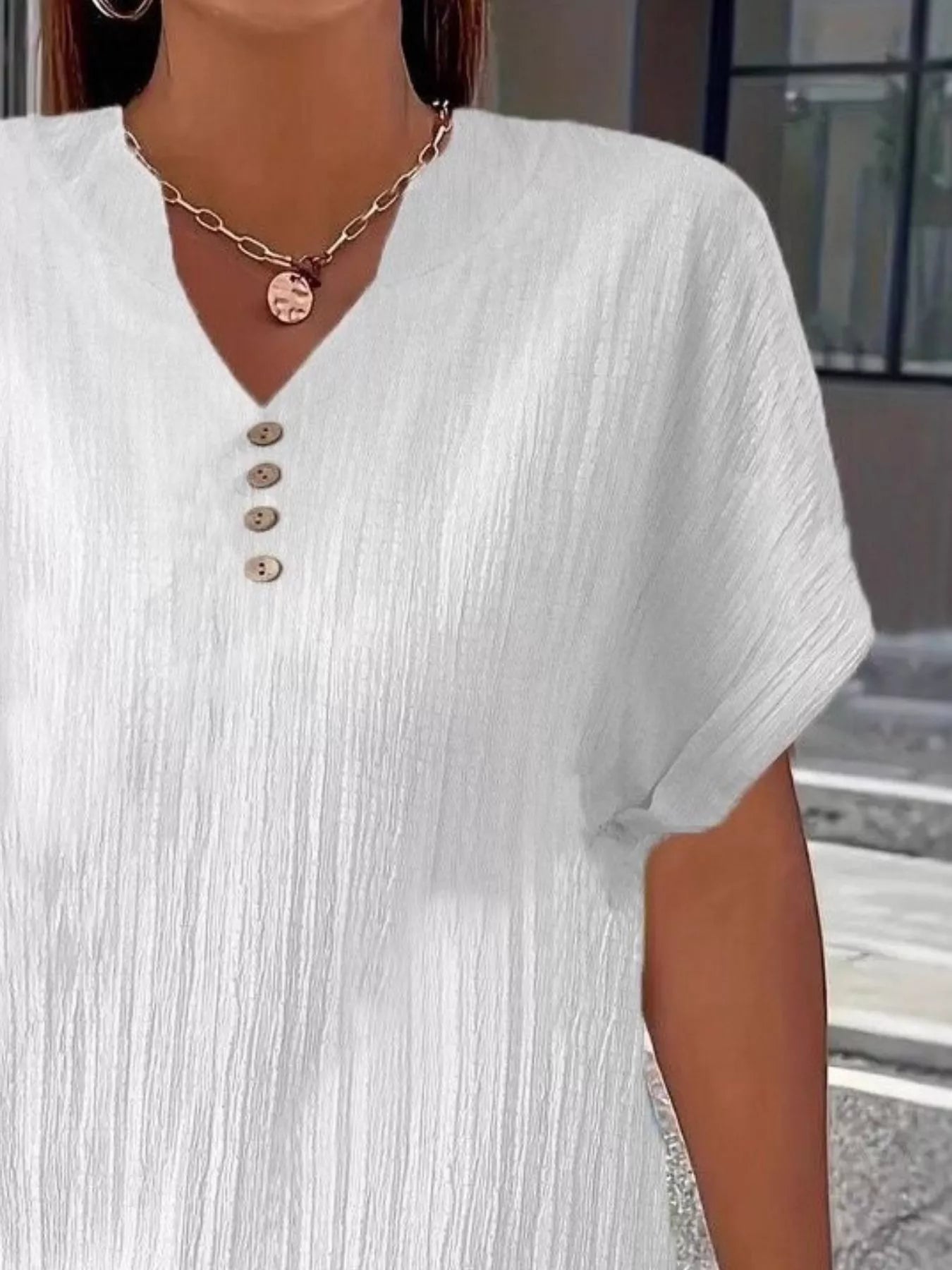 Women's Plus Size Notched Short Sleeve Top
