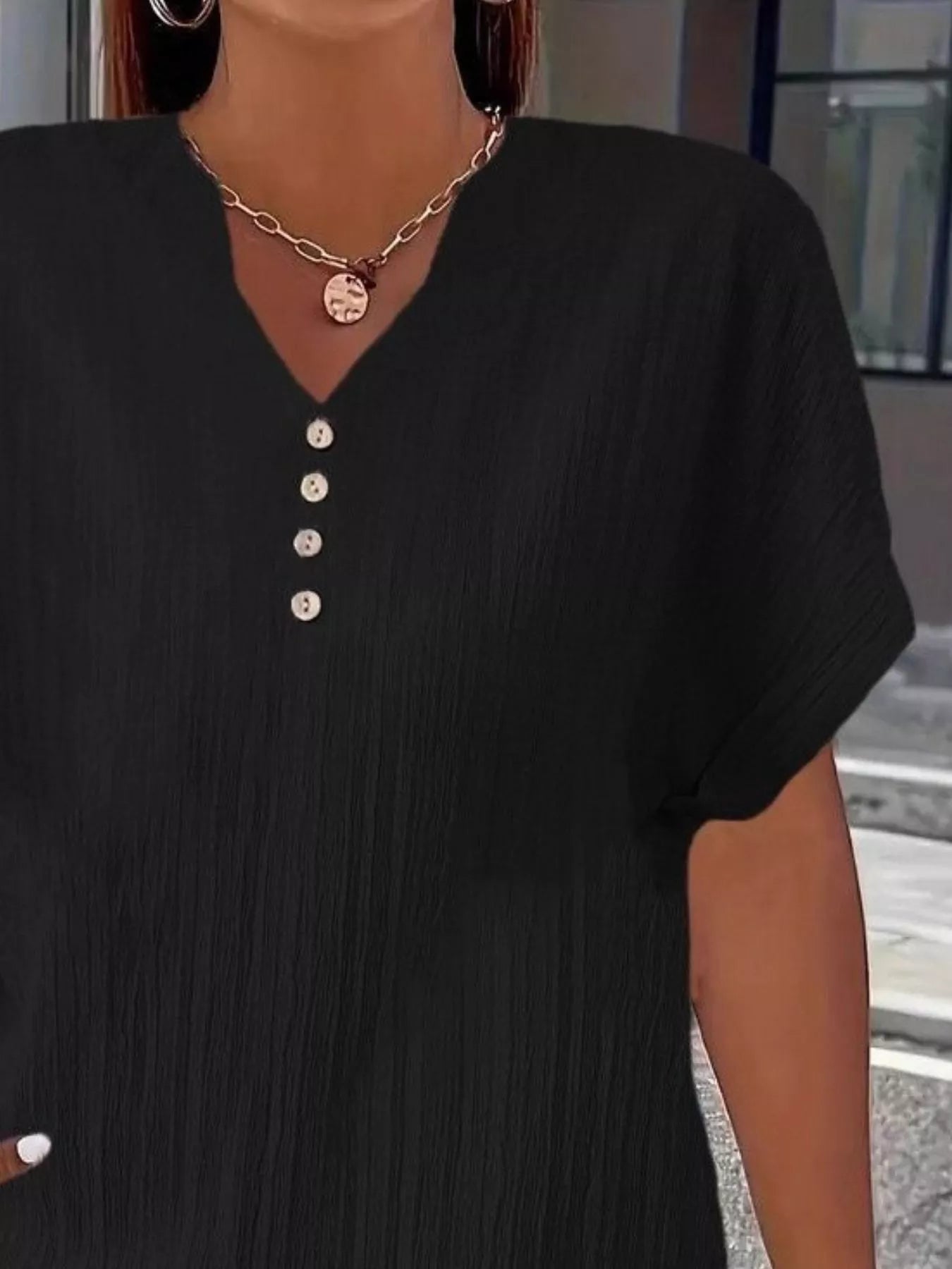 Women's Plus Size Notched Short Sleeve Top