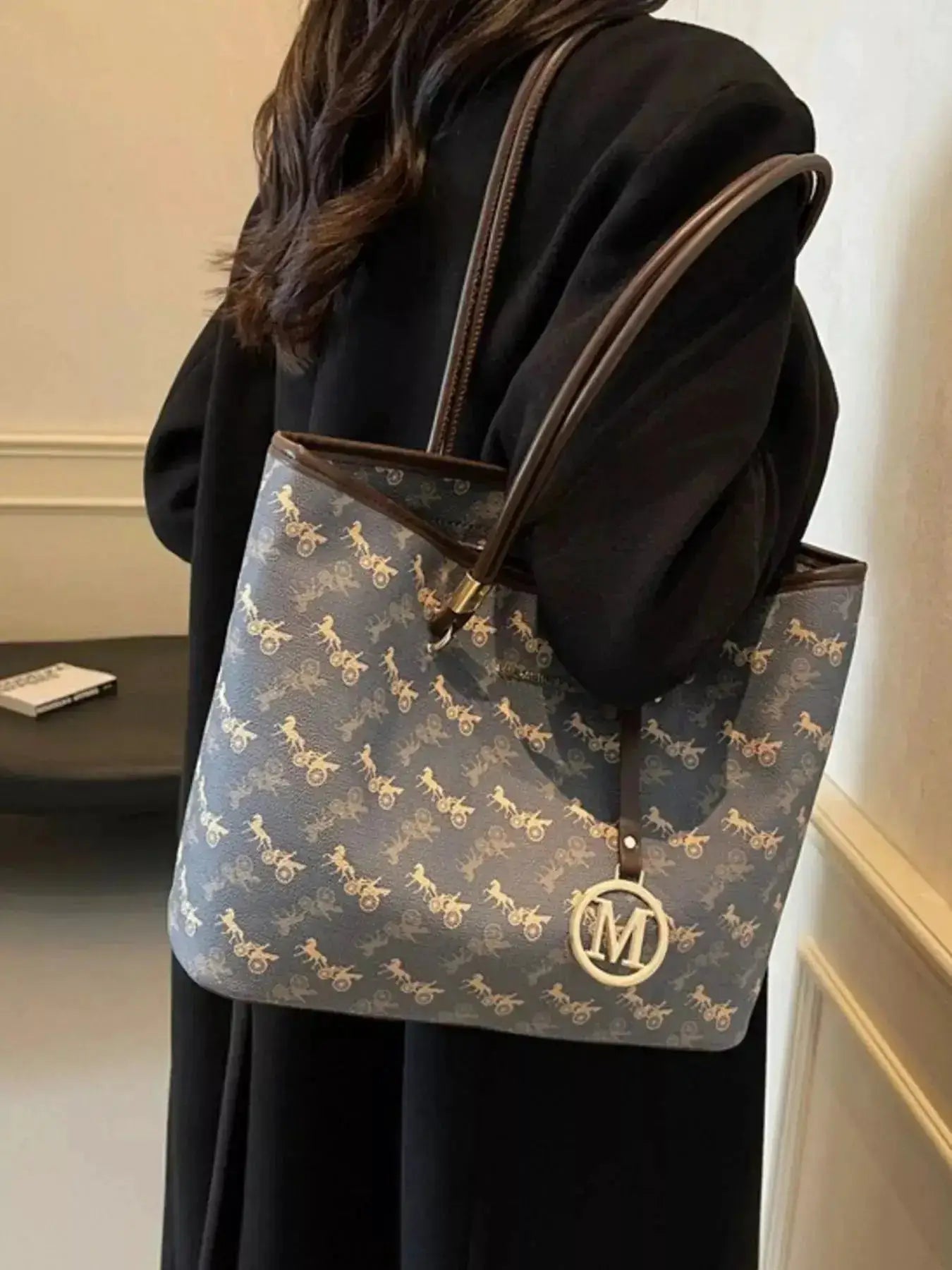 Printed Tote Shoulder Bag by Parfymia