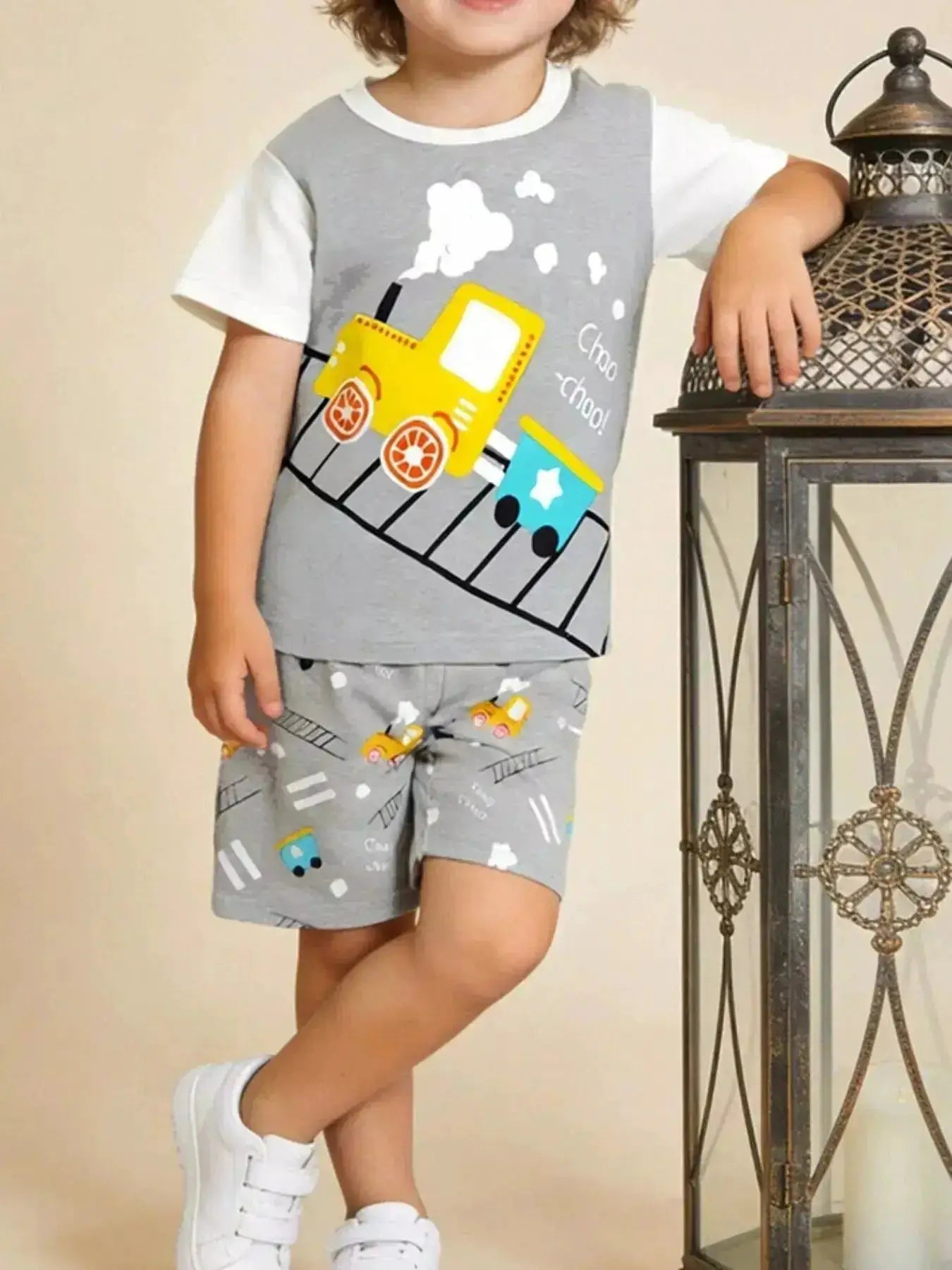 Train Print Short Sleeve Tee and Shorts Set for Kids by Parfymia
