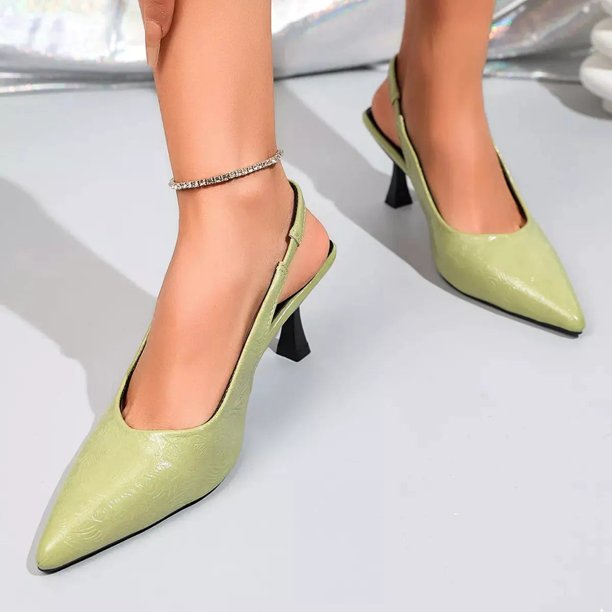 PU Leather Pointed Toe Slingback Kitten Heel Pumps — Parfymia
