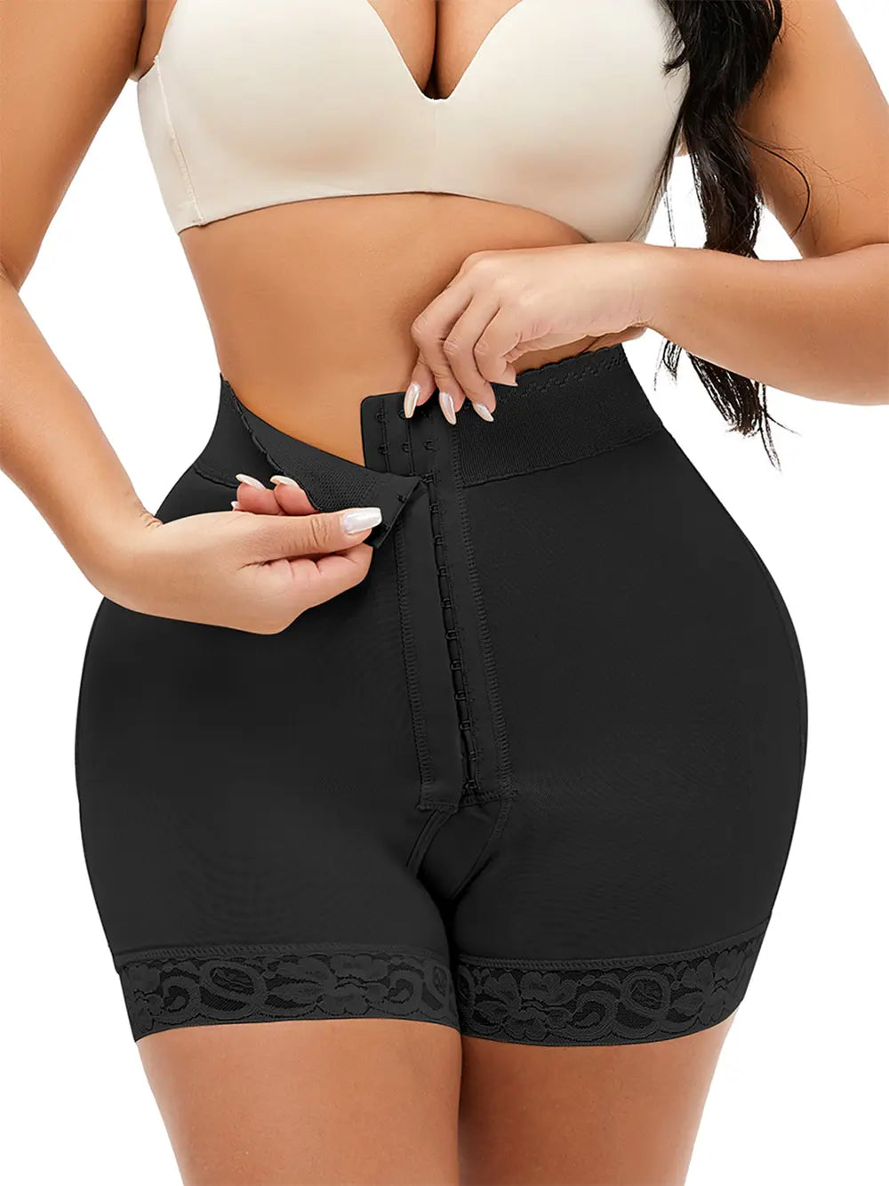 Women's Lace Detail Shaping Shorts