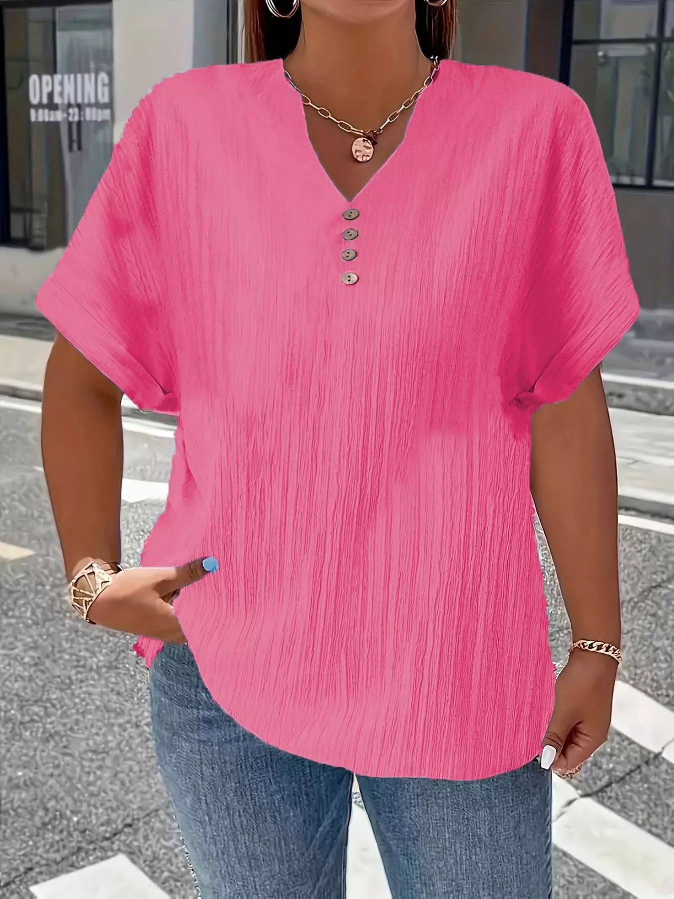 Women's Plus Size Notched Short Sleeve Top